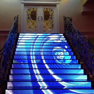 1920-3840HZ อุณหภูมิสีปรับได้ P2.9 จอจอ LED ดิน 5000 1 อัตราความแตกต่าง